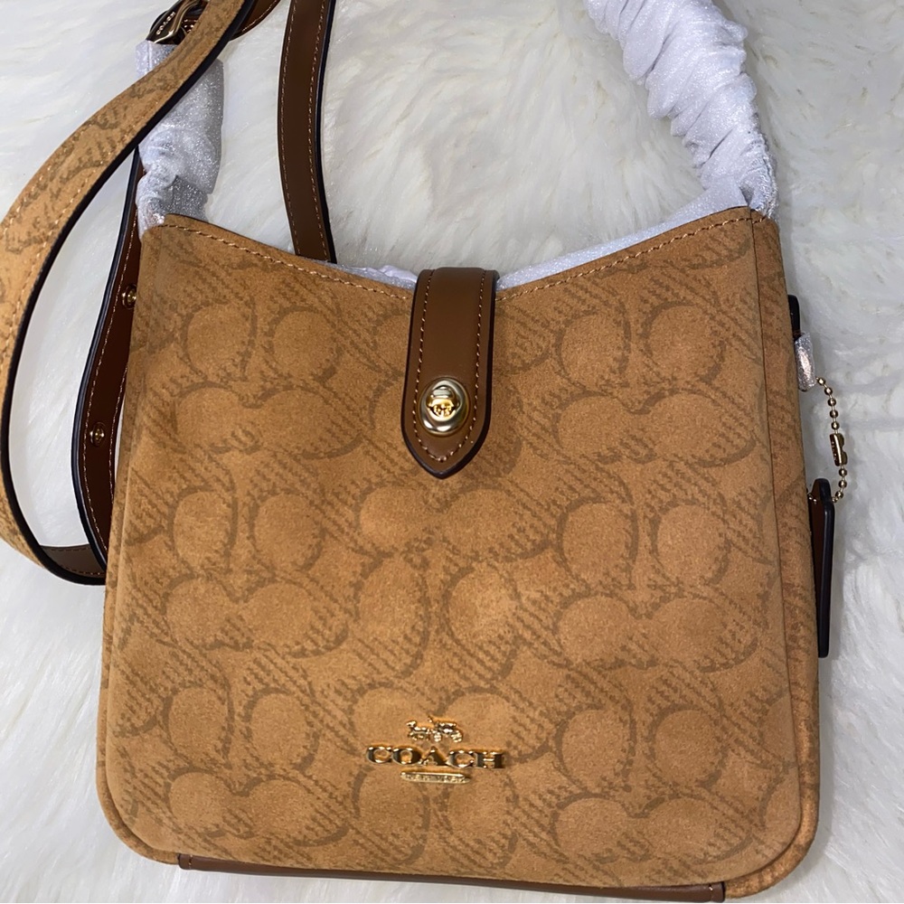 Coach 🤎💛🤎 New Hadley Mini Crossbody Bag In Signature Suede purse Caramel color